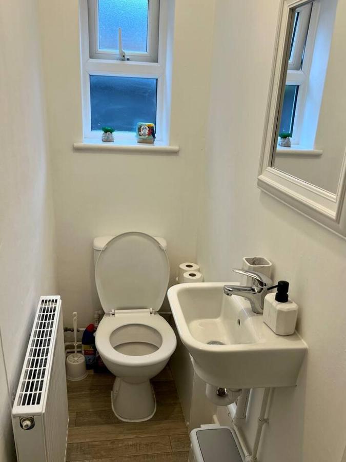 4 Bedroom Terrace House Wellingborough Exterior foto